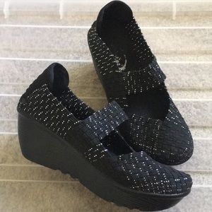 Italina black platform wedges